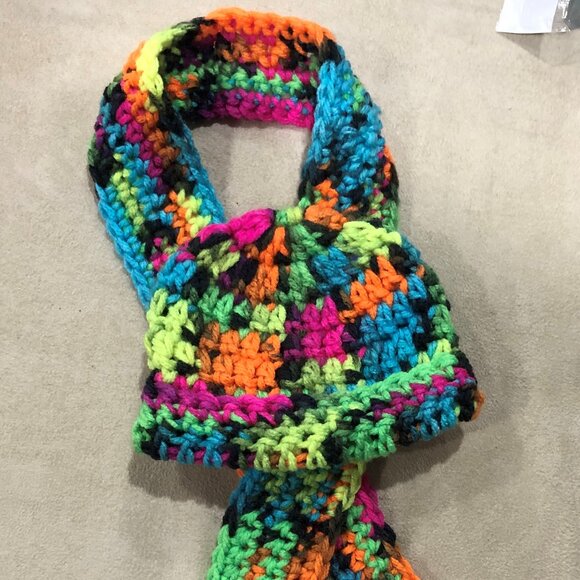 American Girl Doll clothes (or 18" doll) multi-colour hat, and scarf NEW - Picture 2 of 3